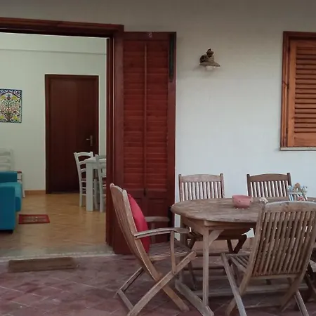 Holiday home Lo Stagnone Da Rosita *